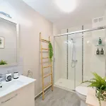 Hola Pleasant Fontanilla Side Apartment *