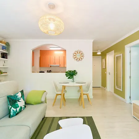 Hola Pleasant Fontanilla Side Apartment