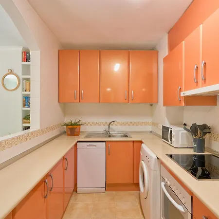 Hola Pleasant Fontanilla Side Apartman *