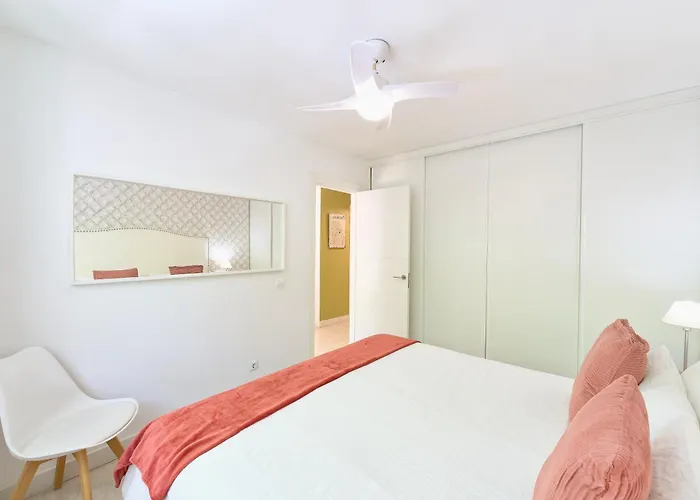 Hola Pleasant Fontanilla Side Apartmán